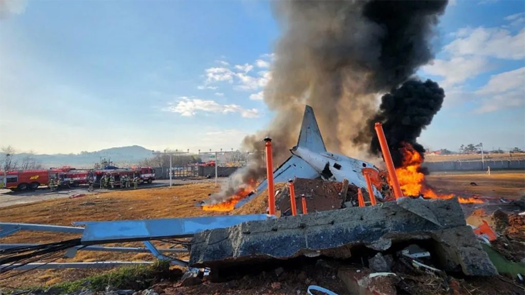 Plane-Crash-in-South-Korea-Photo-Reuters-Yonhap-1024×575